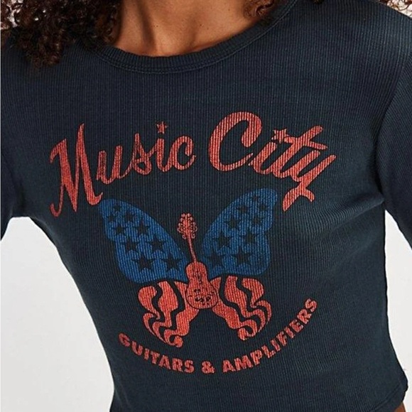 Daydreamer Tops - Music City Graphic Tee